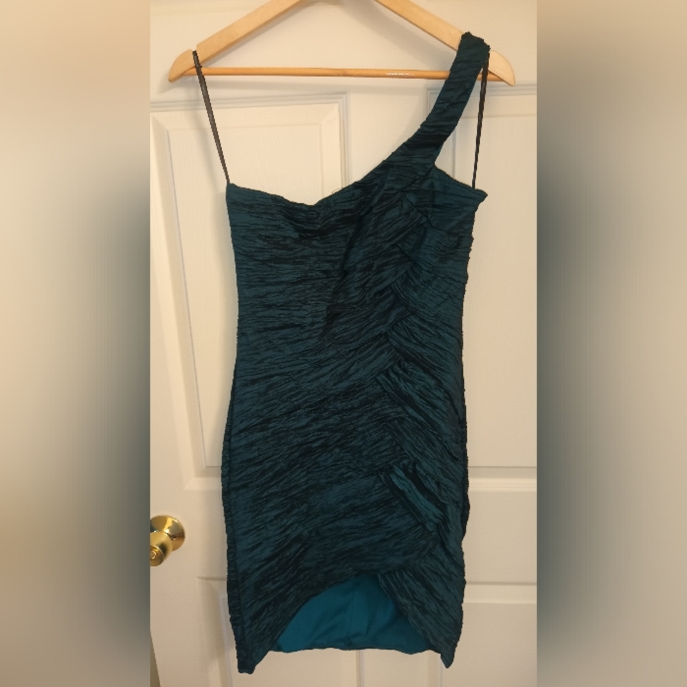Elegant Large Emerald dress
